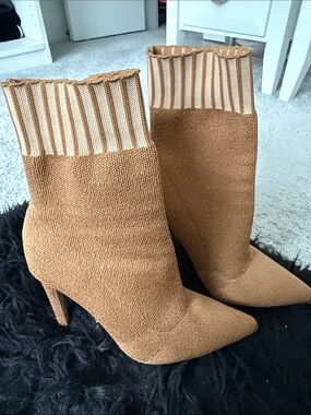 Knitted Pointed-Toe Sock Booties in Camel